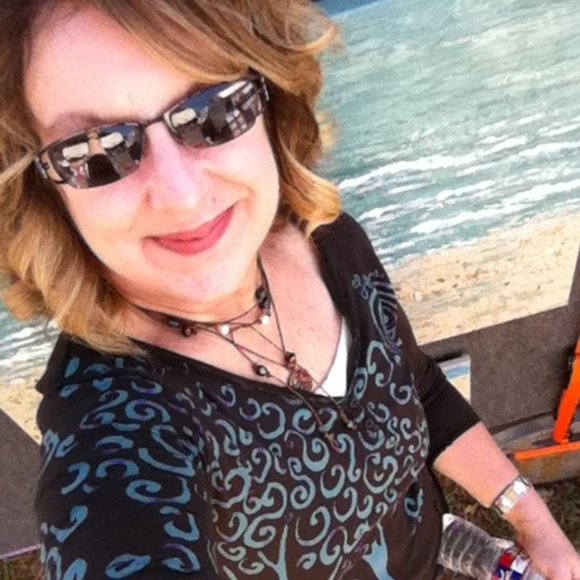 Meet your Posher, Lisa - Picture 5 of 13